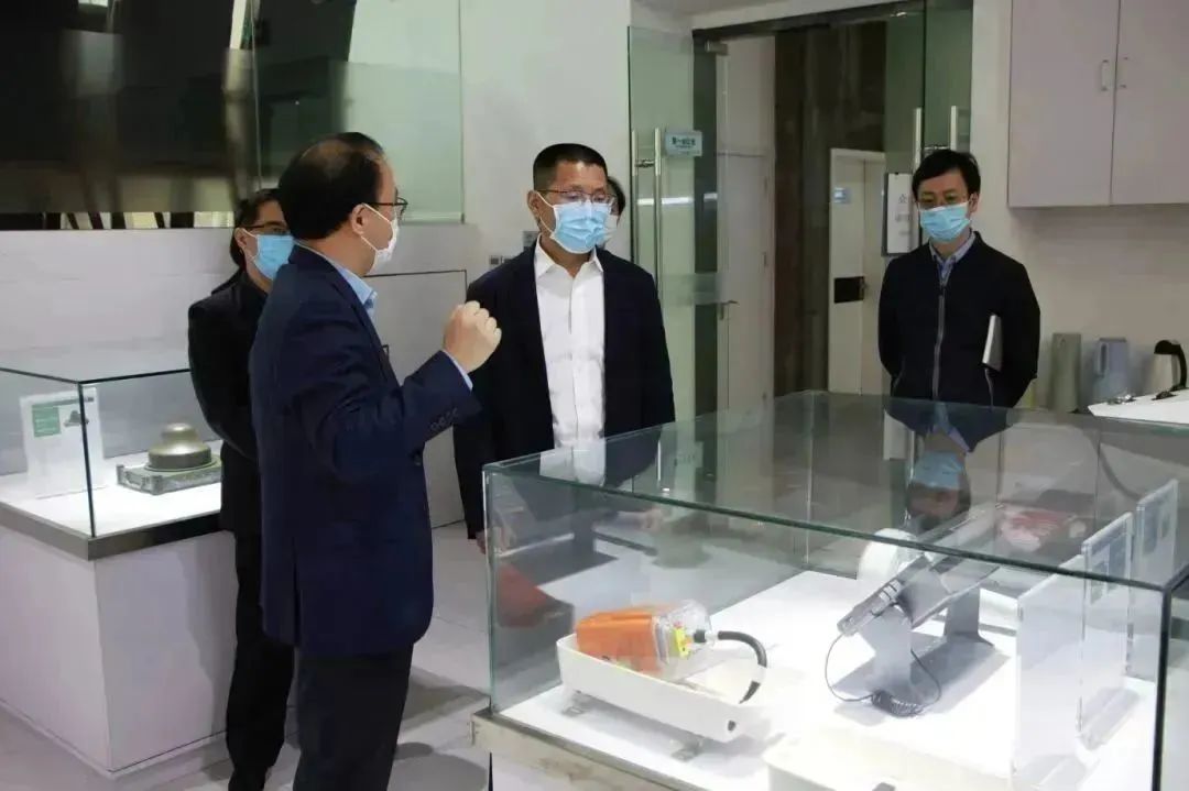 上海市政府辦公廳 上海市大數(shù)據(jù)中心領導蒞臨普適考察調研 讓大數(shù)據(jù)為智慧城市建設插上翅膀(圖2)